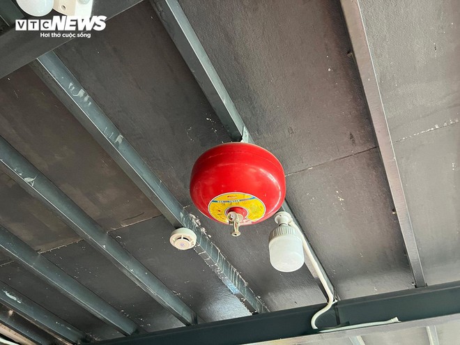 Nghẹt thở sống trong hộp ngủ 2 m&eacute;t vu&ocirc;ng ở TP.HCM - Ảnh 6.