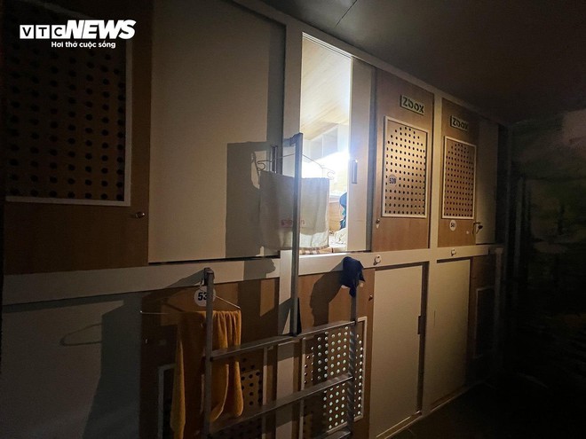 Nghẹt thở sống trong hộp ngủ 2 m&eacute;t vu&ocirc;ng ở TP.HCM - Ảnh 4.
