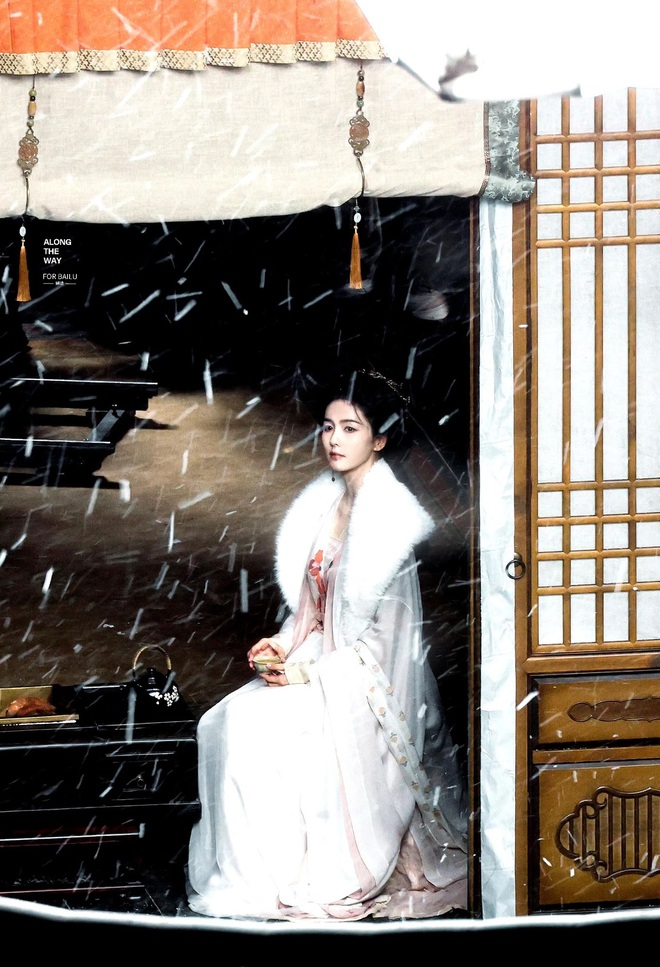 Mỹ nhân Hoa ngữ đẹp như thần nữ dưới tuyết ở phim mới, khung cảnh buồn đến nao lòng - Ảnh 3.