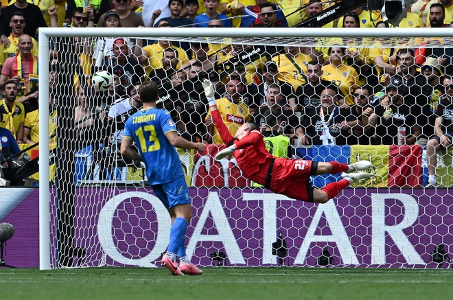 Kết quả EURO 2024 hôm nay 17/6: Thủ môn vô địch Cúp C1 khiến Ukraine thua đậm - Ảnh 1.