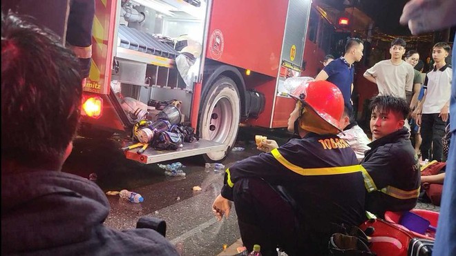 Vụ cháy khiến 4 người tử vong ở Định Công Hạ: Cảnh sát cứu hỏa kể nỗi ám ảnh khi tiếp cận hiện trường - Ảnh 1.