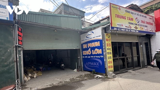 Cận cảnh nhà xưởng, nhà ở san sát trong ngõ sâu ở phố Định Công Hạ - Ảnh 11.