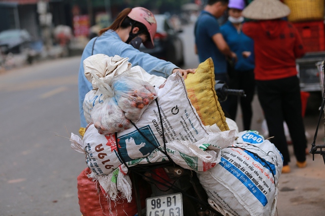 Bắc Giang: Người dân phấn khởi vì giá vải thiều cao chưa từng có, gần 100.000 đồng/kg - Ảnh 16.