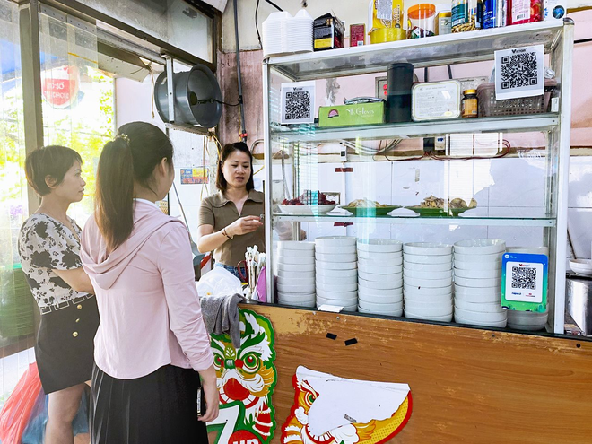 QR code: Xu hướng thanh toán phổ biến cho tiểu thương ở Hà Nội - Ảnh 3.