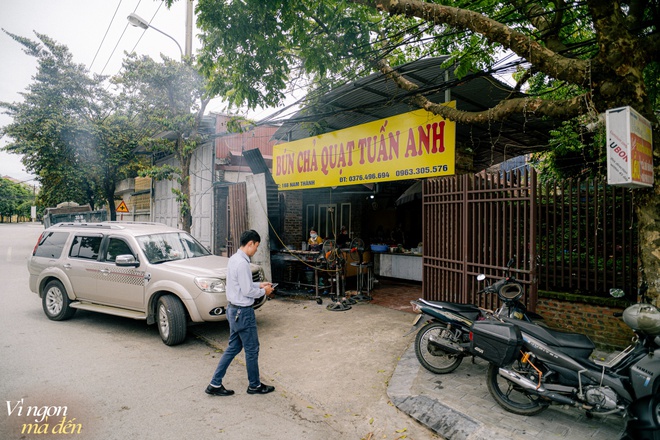 Ăn gì ở Ninh Bình? Ghé hàng miến lươn nức tiếng tuổi đời hơn nửa thế kỷ, thưởng thức bún chả vuông tại quán ngày bán sương sương 700 suất - Ảnh 12.