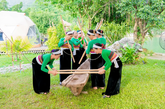 6 điểm đến thú vị ở địa điểm được ví như nàng thơ Tây Bắc - miền thiên nhiên xanh mát, êm dịu chỉ cách thủ đô 140km - Ảnh 2.