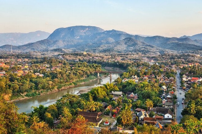 Vì sao gọi Luang Prabang của Lào là thị trấn ‘ngừng trôi’? - Ảnh 1.