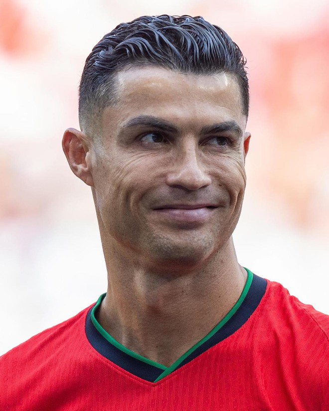 Chỉ có thể là Ronaldo, thiết lập hàng loạt kỷ lục khó tin tại Euro  - Ảnh 1.