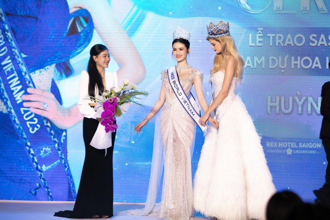 Mai Phương không trao sash cho Ý Nhi, đương kim Miss World gây sốc visual - Ảnh 16.