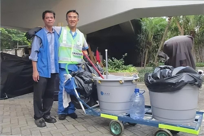 Tỷ phú Trung Quốc tuyên bố “người nghèo không giàu được vì họ lười biếng”: Sau 2 ngày trải nghiệm cuộc sống cơ cực bèn “quay xe”, xấu hổ nhận sai - Ảnh 4.