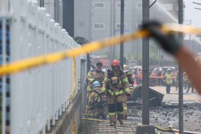 Hiện trường hoang tàn sau vụ cháy được ghi nhận tai nạn nhà máy hóa chất tồi tệ nhất trong lịch sử Hàn Quốc - Ảnh 5.