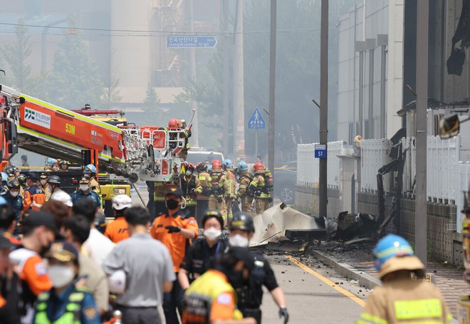 Hiện trường hoang tàn sau vụ cháy được ghi nhận tai nạn nhà máy hóa chất tồi tệ nhất trong lịch sử Hàn Quốc - Ảnh 4.