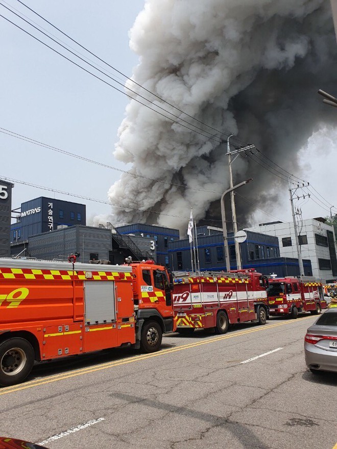 Hiện trường hoang tàn sau vụ cháy được ghi nhận tai nạn nhà máy hóa chất tồi tệ nhất trong lịch sử Hàn Quốc - Ảnh 7.