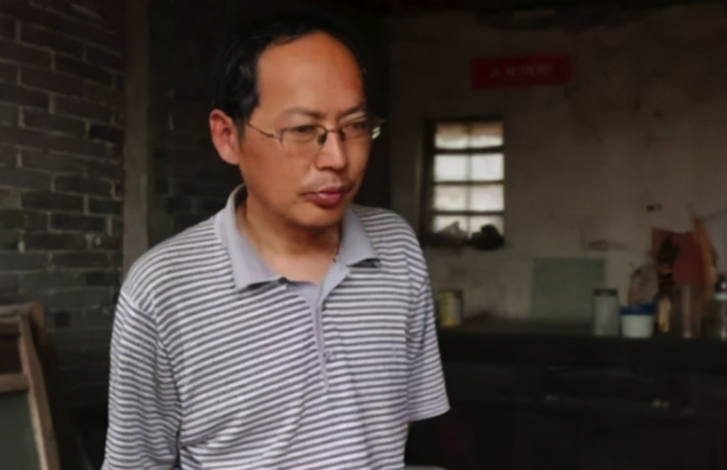Bi kịch thiên tài Trung Quốc: 16 tuổi đỗ thủ khoa, 44 năm sau sống nhờ trợ cấp - Ảnh 1.
