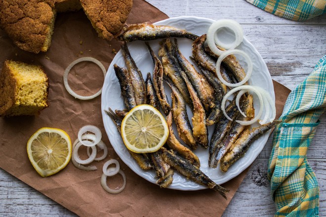 Loại cá là kho omega-3 và chất sắt cực tốt cho sức khỏe tim mạch, chợ Việt bán đầy giá lại rẻ - Ảnh 2.