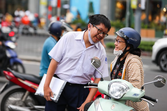 Thi tốt nghiệp THPT 2024: Th&iacute; sinh bắt đầu thời gian l&agrave;m b&agrave;i m&ocirc;n Văn, t&aacute;c phẩm n&agrave;o sẽ được gọi t&ecirc;n? - Ảnh 2.