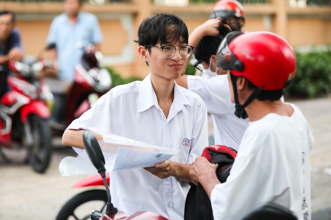 Thi tốt nghiệp THPT 2024: Th&iacute; sinh bắt đầu thời gian l&agrave;m b&agrave;i m&ocirc;n Văn, t&aacute;c phẩm n&agrave;o sẽ được gọi t&ecirc;n? - Ảnh 1.