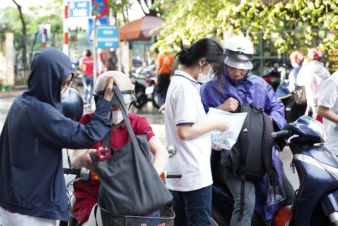 Thi tốt nghiệp THPT 2024: Th&iacute; sinh bắt đầu thời gian l&agrave;m b&agrave;i m&ocirc;n Văn, t&aacute;c phẩm n&agrave;o sẽ được gọi t&ecirc;n? - Ảnh 2.