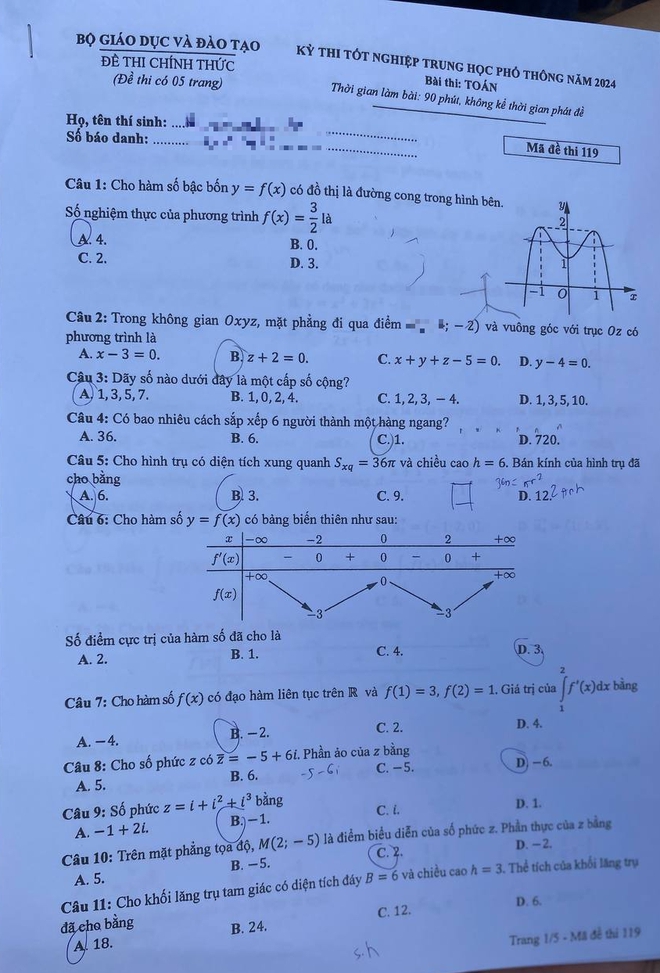 Chính thức hết giờ làm bài môn Toán: Đề có tính phân loại cao, nhiều thí sinh vẫn rất tươi - Ảnh 1.