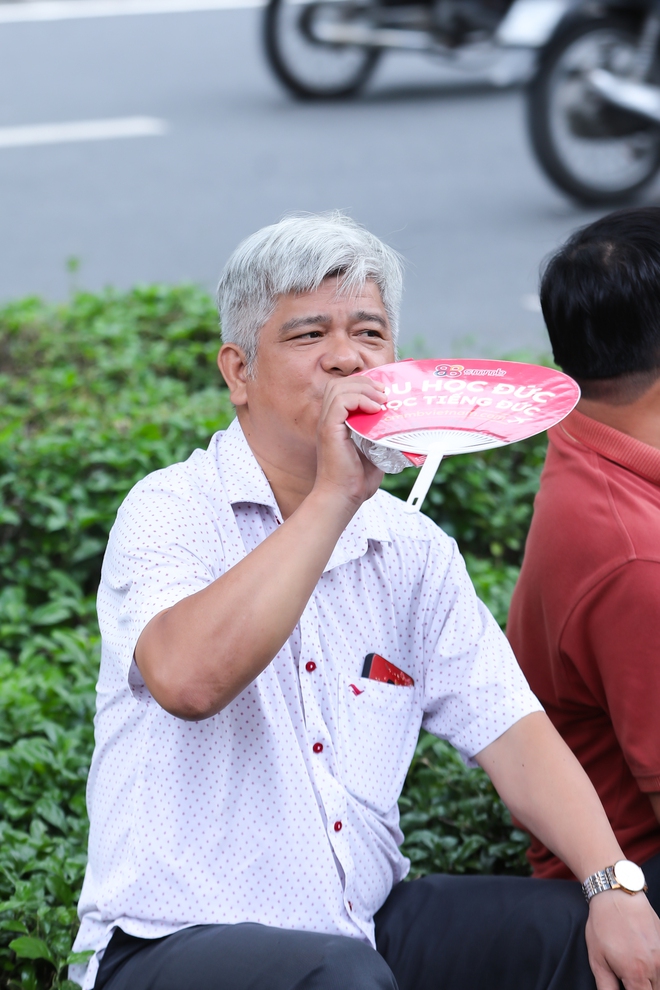 Thi tốt nghiệp THPT 2024: Th&iacute; sinh bắt đầu thời gian l&agrave;m b&agrave;i m&ocirc;n Văn, t&aacute;c phẩm n&agrave;o sẽ được gọi t&ecirc;n? - Ảnh 6.