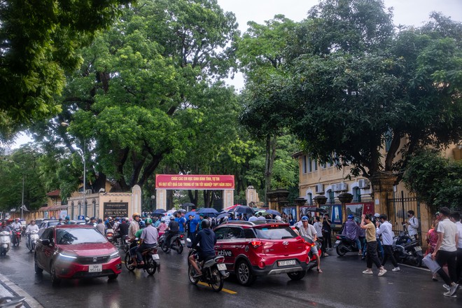Thi tốt nghiệp THPT 2024: Th&iacute; sinh bắt đầu thời gian l&agrave;m b&agrave;i m&ocirc;n Văn, t&aacute;c phẩm n&agrave;o sẽ được gọi t&ecirc;n? - Ảnh 7.