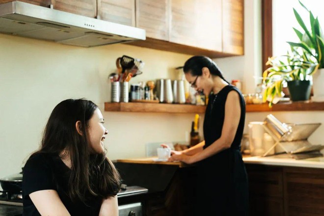 Cặp vợ chồng cải tạo lại ng&ocirc;i nh&agrave; cổ để c&oacute; thể sống m&agrave; kh&ocirc;ng cần bật điều h&ograve;a trong suốt 17 năm - Ảnh 8.