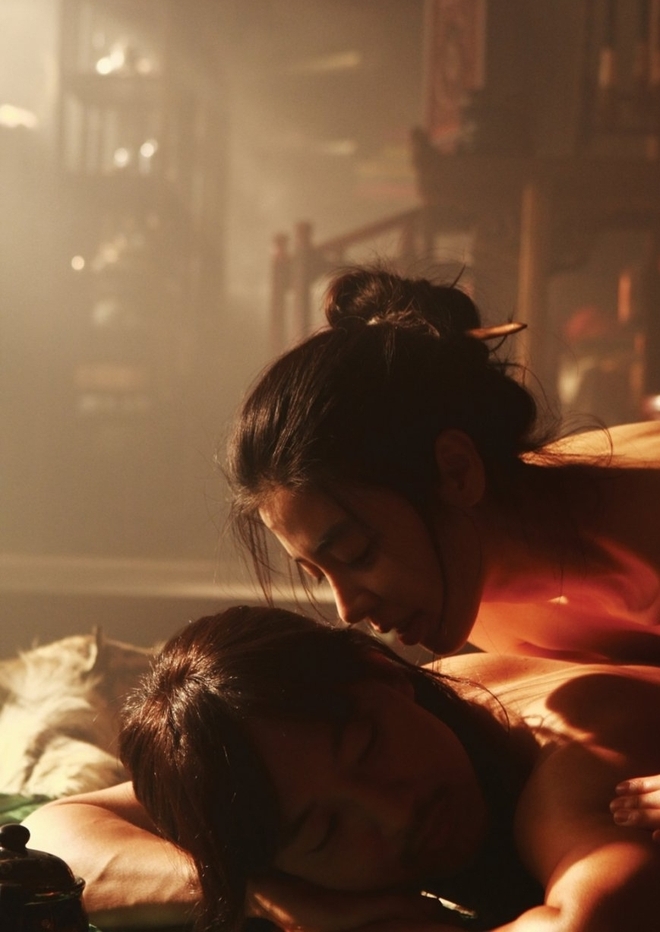 Phim Hàn 18+ gây choáng với cảnh nóng vẽ tranh, cặp đôi nữ chính gợi cảm tái hợp sau 14 năm - Ảnh 3.
