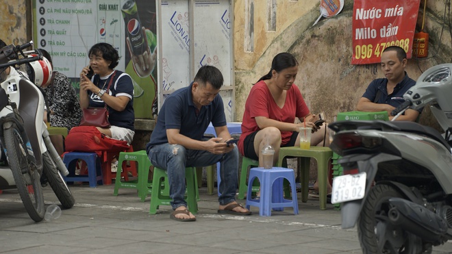 Buổi cuối c&ugrave;ng của kỳ thi tốt nghiệp THPT 2024: Ch&iacute;nh thức bắt đầu giờ l&agrave;m b&agrave;i! - Ảnh 3.