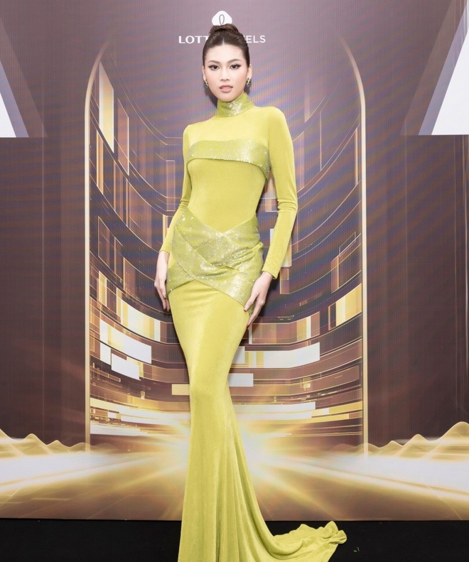 Thảm đỏ khởi động Miss Grand Vietnam 2024: Lê Hoàng Phương flex 1 món đồ, nhan sắc Á hậu sau dao kéo gây chú ý - Ảnh 6.