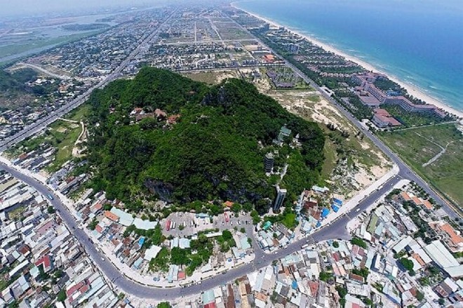 Độc đáo quần thể danh thắng núi đá ở Đà Nẵng - Ảnh 2.