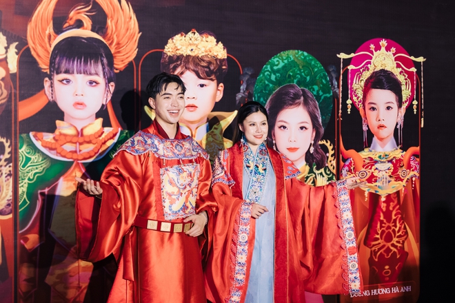 Nam vương Trần Đạt Hiển bắn tiếng Anh siêu đỉnh tại Vietnam International Junior Fashion Week 2024 - Ảnh 2.