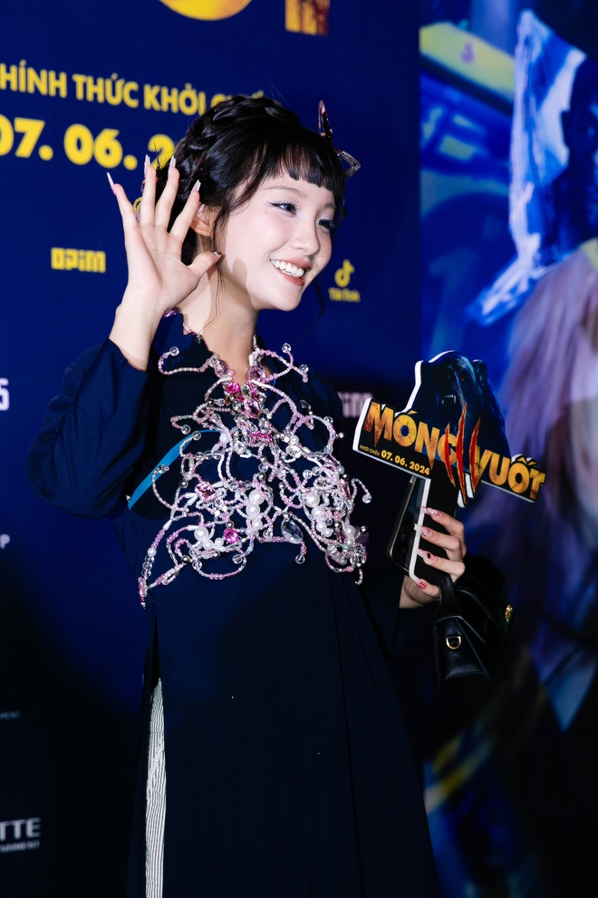DJ Mie xinh như công chúa, ủng hộ tình cũ Hồng Thanh ra mắt phim Móng Vuốt - Ảnh 3.