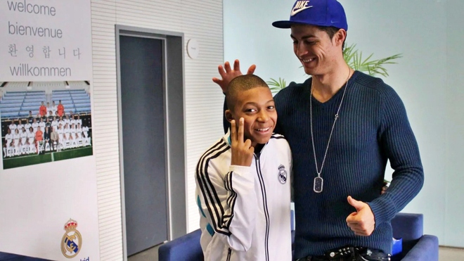 Mbappe gia nhập Real Madrid, Ronaldo phản ứng như thế nào? - Ảnh 1.