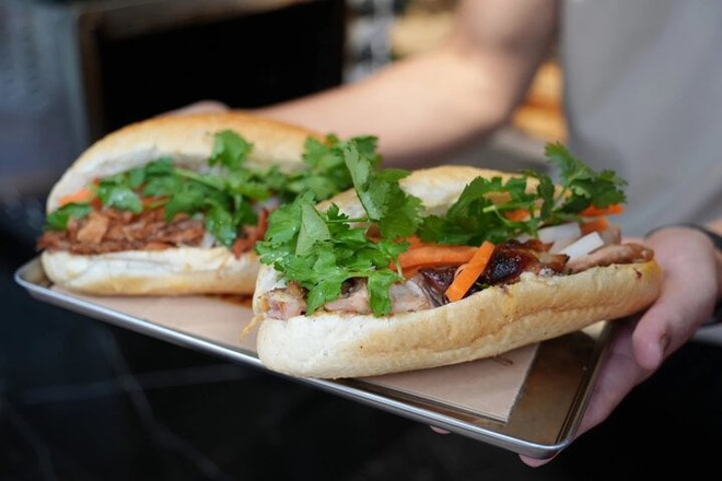 Tiệm bánh mì Việt gây sốt ở Hong Kong - Ảnh 4.