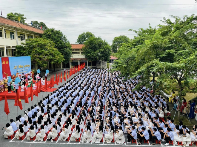 Ngôi trường trong ồn ào phúc khảo đang hot là trường chuyên top đầu miền Trung, giữ một kỷ lục về số giải HSG Quốc gia - Ảnh 3.