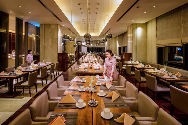 Tại sao nhân viên nhà hàng buffet liên tục dọn đĩa ăn? - Ảnh 3.