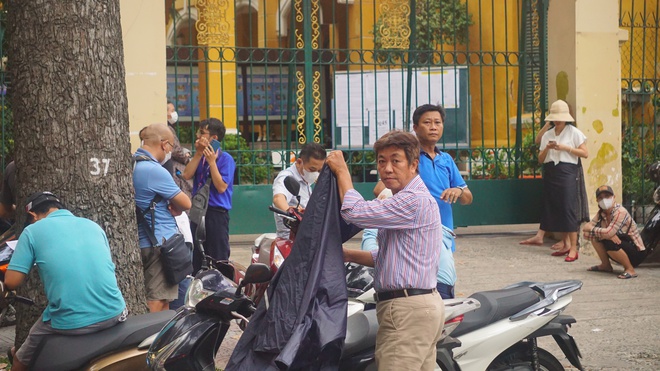 Thi vào lớp 10 TP.HCM buổi 2: Đề tiếng Anh dễ, nhiều thí sinh tự tin được điểm 9-10 - Ảnh 9.