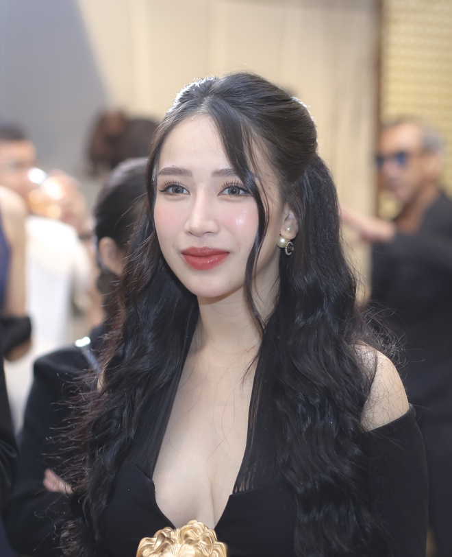 CEO Bảo Hoàng và Hoa hậu Xuân Hạnh làm đại sứ hình ảnh Vertu Việt Nam - Ảnh 4. CEO Bảo Hoàng và Hoa hậu Xuân Hạnh làm đại sứ hình ảnh Vertu Việt Nam - Ảnh 4.