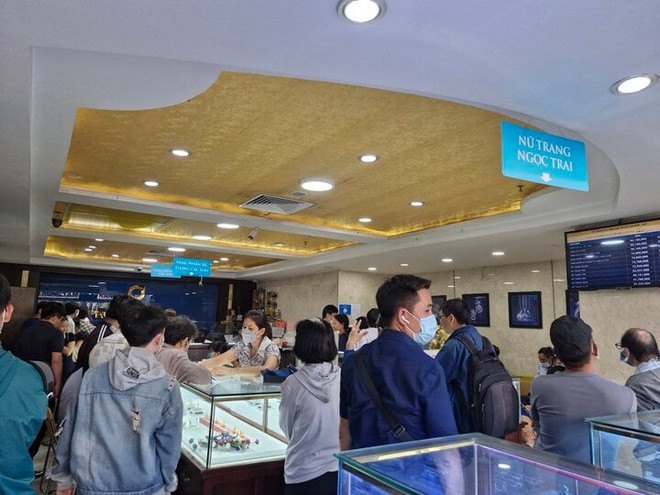 SJC bán bao nhiêu vàng trong năm 2023? - Ảnh 3. SJC bán bao nhiêu vàng trong năm 2023? - Ảnh 3.