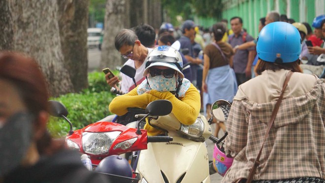 Thi vào lớp 10 TP.HCM buổi 2: Đề tiếng Anh dễ, nhiều thí sinh tự tin được điểm 9-10 - Ảnh 10.