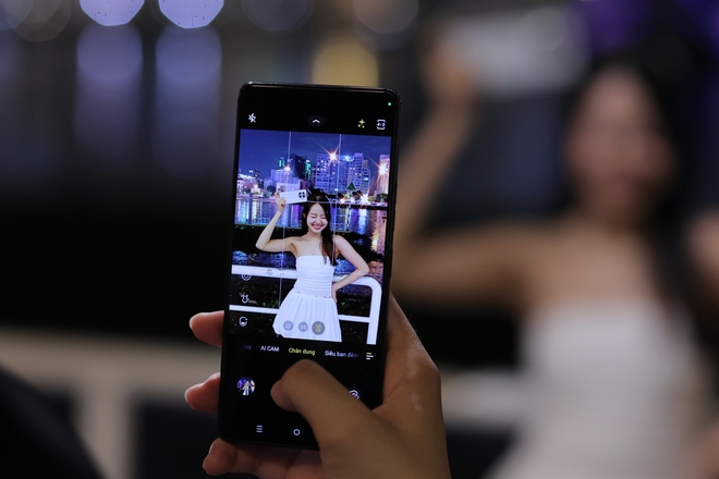Thêm smartphone trang bị AI, có camera 4 mắt chào sân thị trường Việt Nam, giá bán từ 6,5 triệu đồng! - Ảnh 3.