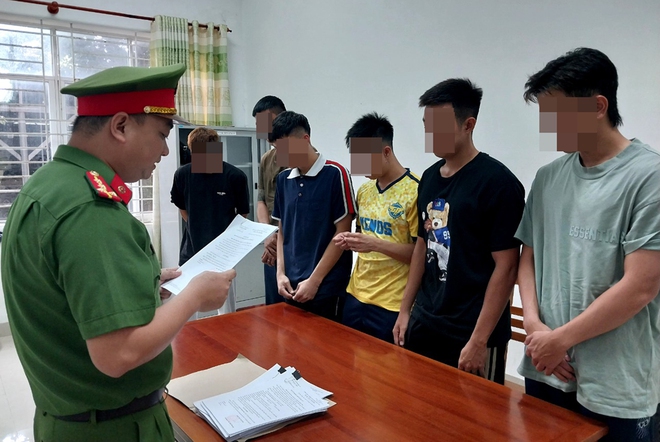 Nửa đầu năm 2024, 11 cầu thủ Việt Nam đồng loạt bị khởi tố, bắt giam - là những ai? - Ảnh 1.