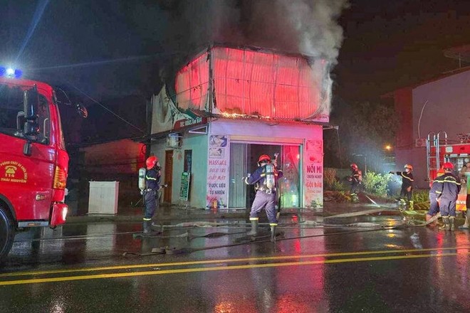 Sét đánh cháy nhà 2 tầng ở Thái Nguyên - Ảnh 1.