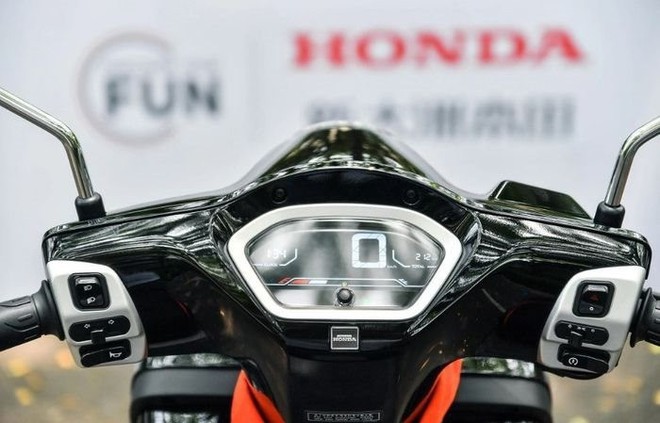 Cận cảnh tân binh xe ga 125cc của Honda: Thiết kế độc lạ, trang bị không kém LEAD, giá chỉ 38 triệu đồng - Ảnh 3.