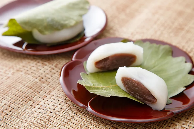 Chuyện về bánh lấy may Tết Đoan ngọ trong văn hóa phương Đông: Hóa ra người Nhật cũng có 1 món na ná bánh truyền thống Việt Nam! - Ảnh 5.