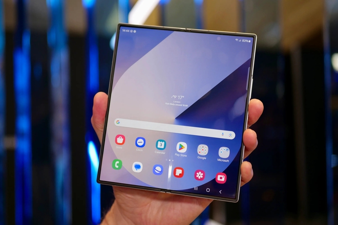 So sánh Samsung Galaxy Z Fold6 và iPhone 15 Pro Max: Đâu mới là smartphone đỉnh nhất hiện tại? - Ảnh 3.