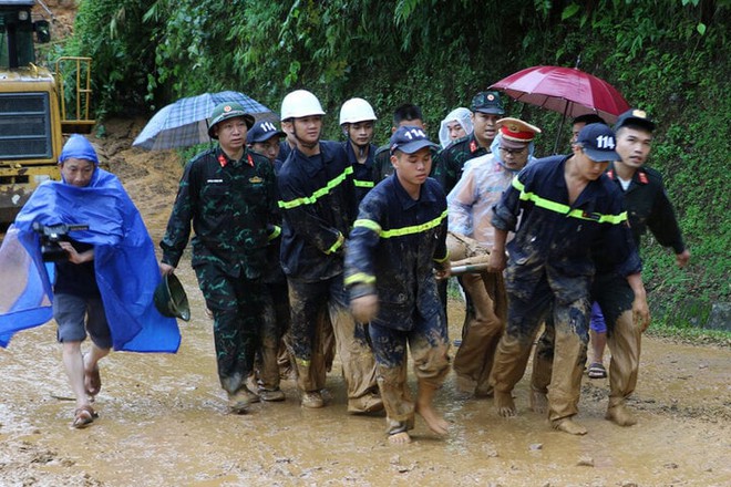 Thủ tướng yêu cầu khẩn trương tìm kiếm các nạn nhân vụ sạt lở đất ở Hà Giang - Ảnh 1.