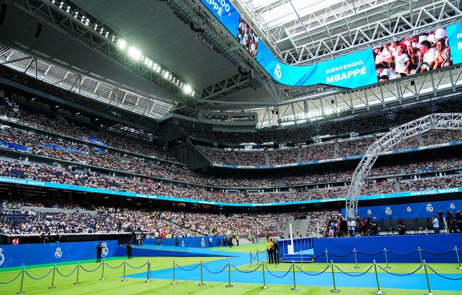 El superdelantero Mbappé hizo su debut en el Real frente a 80.000 aficionados, ¡Ronaldo en el pasado solo podía venir así! - Foto 2.