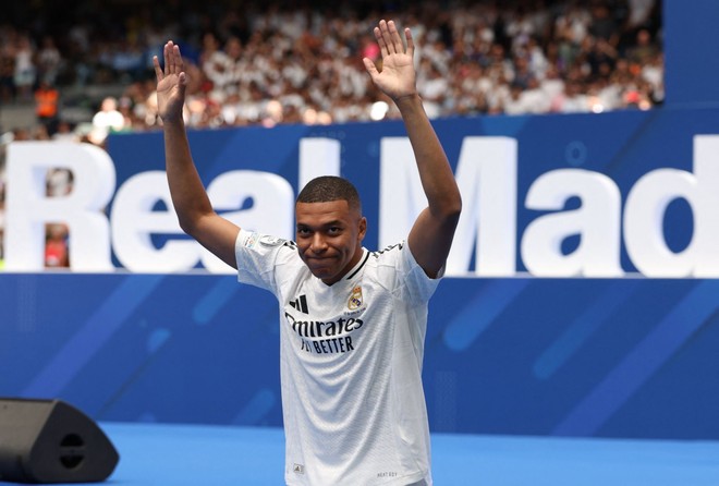 El superdelantero Mbappé hizo su debut en el Real frente a 80.000 aficionados, ¡Ronaldo en el pasado solo podía venir así! - Foto 5.