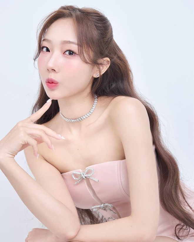 &quot;Bản sao Taeyeon&quot; ở Đảo Thiên Đường: Style chuẩn gái Hàn, nhìn tủ đồ không khỏi ganh tị - Ảnh 2.